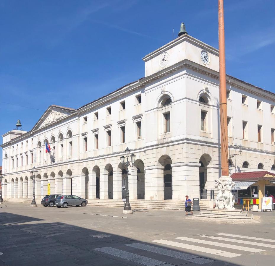 Family House Di Genny E Nicola Small Suite Чоджия Екстериор снимка